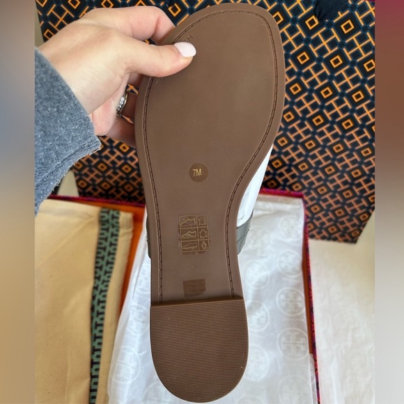 Tory Burch Miller Patent Leather Sandal Size 7 Malta Gray - Picture 9 of 12